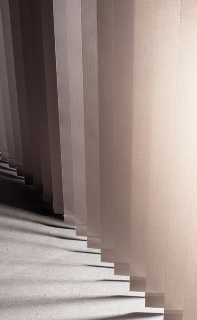 Tende a strisce verticali, SG 2910, Multi Visio, Gerrards Cross, London, United Kingdom