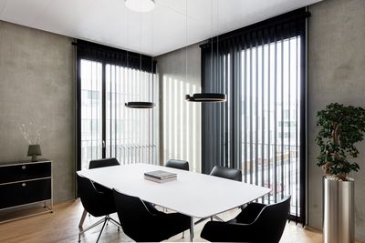 Tende a strisce verticali, SG 2960, Colorama 2, Office, Bern, Switzerland