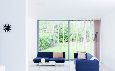 Tende a strisce verticali, SG 2910, Multi Visio, Gerrards Cross, London, United Kingdom
