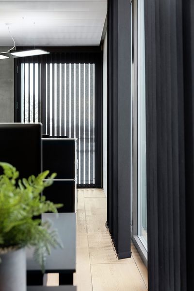 Tende a strisce verticali, SG 2960, Colorama 2, Office, Bern, Switzerland